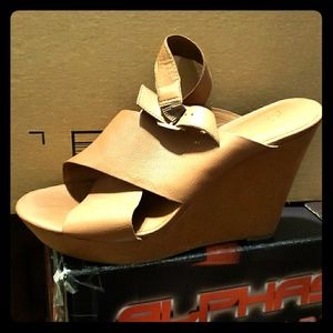 Jessica Simpson wedges size 11